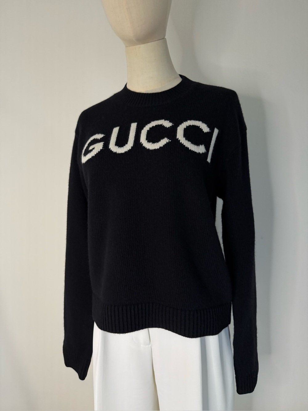 Gucci Black Logo Sweater Size M Wool Knit Crewneck Pullover GG Graphic